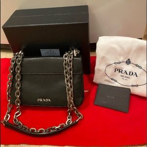 100% Authentic great condition Prada purse in black